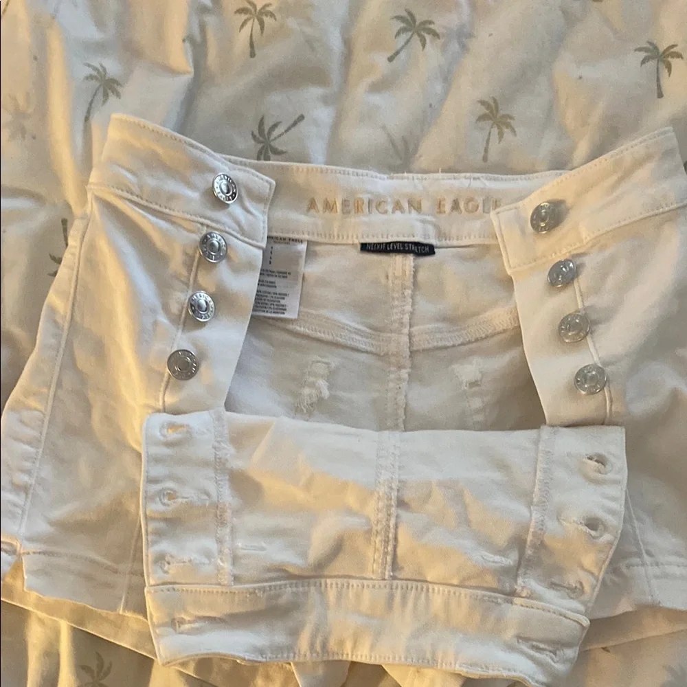 AE Women's White Button-Detail Sailor Shorts High-Rise Shortie 4 - Picture 9 of 11
